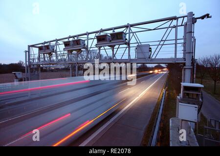 Tollgate, Autobahnmaut Erhebung, der deutschen Autobahn A 3 in der Nähe von Hamminkeln, Niederrhein, Nordrhein-Westfalen Stockfoto