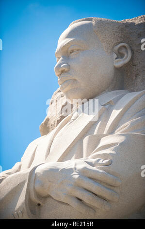 WASHINGTON, DC - 26. AUGUST 2018: Das Martin Luther King, Jr. National Memorial steht unter strahlend blauem Himmel wie die USA kämpfen mit Rassismus. Stockfoto