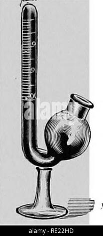 . Pharmazeutische Bakteriologie, mit besonderem Bezug auf die Desinfektion und Sterilisation. Die Bakteriologie. Abb. 37.- fermentation Rohr graduierte. Diese Rohre für Gas- Bestimmung mit Doppelpunkt Bazillus und anderen Gas benötigt-bildenden Mikroorganismen. Die aerobe oder anaerobe; die Art und Weise der Bestimmung der thermischen Tod; Verhältnis von Wachstum, Temperatur, etc. Wir haben nichts über die Verwendung von Indikatoren zu Kultur Medien hinzugefügt, wie Lackmus, rosolic Säure und phenolphthalein, noch haben wir erklärt, die spezielle Nutzung von speziellen Kultur Medien bei der Festlegung der Art und identi Stockfoto