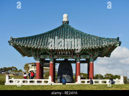 Koreanische Glocke der Freundschaft im Angels Gate Park in San Pedro, ca. Stockfoto