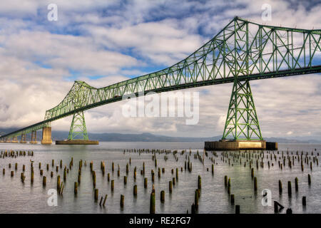 Die Astoria-Megle Brücke überquert den Columbia River zwischen Astoria Oregon und Washington State. Stockfoto