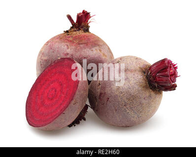 Frische rote Rüben Wurzeln auf weißem Hintergrund Stockfoto