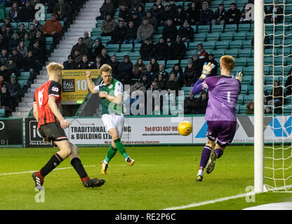 Edinburgh, Midlothian, Großbritannien. 19.01.2019. Bild zeigt: links Hibs" Mittelfeldspieler, Daryl Horgan, Brände Wohnungen 4. Ziel seiner Seite in der ersten Hälfte als Hibs spielen Wirt nach Elgin City in der vierten Runde des schottischen Schale an der Easter Road Stadium, Edinburgh Credit: Alamy/Ian Jacobs Credit: Ian Jacobs/Alamy Live News Credit: Ian Jacobs/Alamy leben Nachrichten Stockfoto