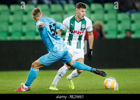 GRONINGEN, 08-07-2019 Fußball, niederländischen Eredivisie Saison 2018 - 2019, Stadion Grolsch Veste. Groningen Spieler Samir Memisevic und Heracles Spieler Alexander Merkel während des Spiels FC Groningen - Herakles Stockfoto