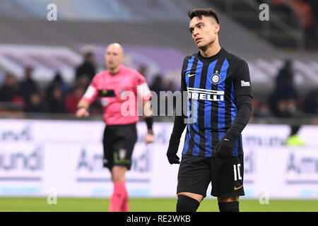Foto Claudio Grassi/LaPresse 19 Maggio 2005 2019 Milano (MI) Italia sport calcio Inter vs Sassuolo - Campionato di calcio Serie A TIM 2018/2019 - Stadio Giuseppe Meazza. Nella Foto: Lautaro Martinez (Nr. 10 Inter) Foto Claudio Grassi/LaPresse Januar 19, 2019 Mailand (MI) Italien Sport Fussball FC Internazionale Mailand vs US Sassuolo - Italienische Fußball-Liga Serie A TIM 2018/2019 - Giuseppe Meazza Stadion. In der Pic: Lautaro Martinez (Nr. 10 Inter) Stockfoto