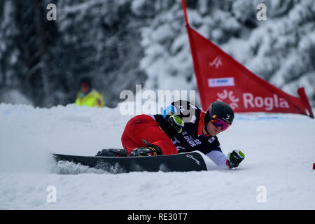 Rogla, Slowenien. 19. Jan 2019. Nevin Galmarini der Schweiz konkurriert während der FIS Snowboard Männer Parallel Riesenslalom Weltcup Rennen in Rogla, Slowenien am 19. Januar 2019. Foto: Jure Makovec Credit: Jure Makovec/Alamy leben Nachrichten Stockfoto