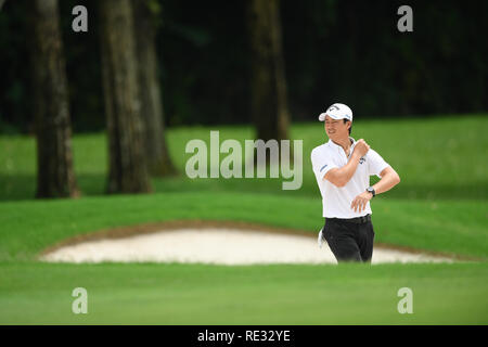 Singapur. 19. Jan 2019. Ryo Ishikawa (JPN), Jan 19, 2019-Golf: Spielt einen Bunker auf der 1. Bohrung in Runde 3 des SMBC Singapore Open 2019 Credit: haruhiko Otsuka/LBA/Alamy leben Nachrichten Stockfoto