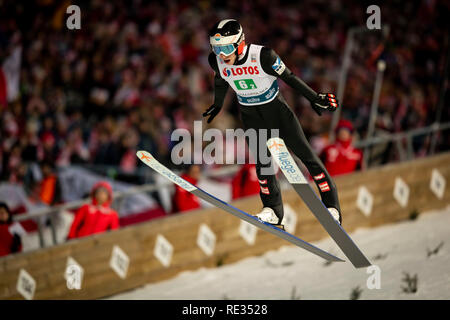 Zakopane, Polen. 19. Jan 2019. Zakopane, Spanien. 19. Jan 2019. Ein österreichischer Skispringer, Jan Hoerl, in Aktion während der Team HS-134 Wettbewerb der FIS Skisprung Weltcup in Zakopane gesehen. Credit: SOPA Images Limited/Alamy Live News Credit: SOPA Images Limited/Alamy leben Nachrichten Stockfoto