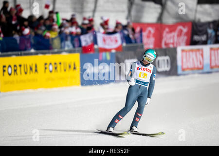Zakopane, Polen. 19. Jan 2019. Zakopane, Spanien. 19. Jan 2019. Ein österreichischer Skispringer, Jan Hoerl, in Aktion während der Team HS-134 Wettbewerb der FIS Skisprung Weltcup in Zakopane gesehen. Credit: SOPA Images Limited/Alamy Live News Credit: SOPA Images Limited/Alamy leben Nachrichten Stockfoto