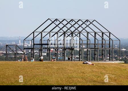 Artwork Hallenhaus Halle Haus auf der Halde Norddeutschland Schotterhaufen in Neukirchen-Vluyn, Nordrhein-Westfalen Stockfoto