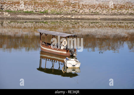 Zwei Boote auf Kerkini See - Griechenland Stockfoto