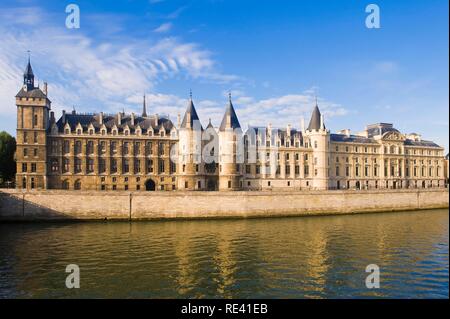 Ehemalige Conciergerie Gefängnis, die Ufer der Seine, Ile de la Cite, Paris, Frankreich, Europa Stockfoto