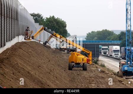 Baustelle, Bau von Lärmschutzwänden an der A2 in der Nähe von Boenen, Nordrhein-Westfalen Stockfoto
