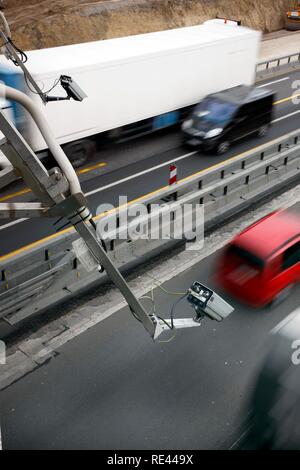 Mobile Mautstelle, Sensoren an einer Autobahn Baustelle auf der Autobahn A 2 in der Nähe von Boenen, Nordrhein-Westfalen Stockfoto