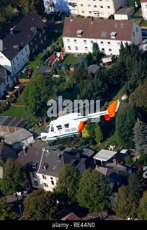 BK 117 Polizei Hubschrauber der nordrhein-westfälischen Polizei Flying Squadron während einer Mission Flug, Nordrhein-Westfalen Stockfoto