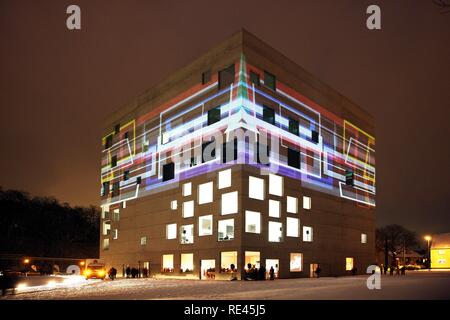 Licht Kunst an der SANAA-Gebäude, Zollverein School, von Eva-Maria Joeressen, am GlueckAuf cultural festival 2010 am Start Stockfoto