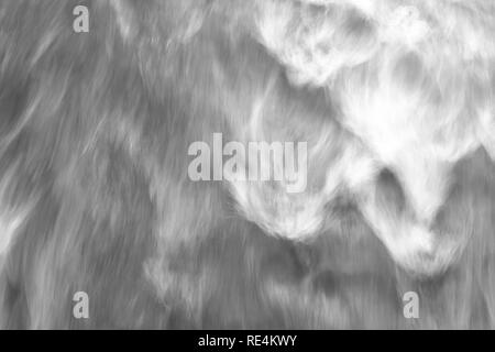 Wildwasser Runnings Schnelle ofer Felsen Stockfoto