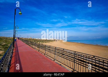 Playa de La Mata Strand in Torrevieja Alicante in Spanien an der Costa Blanca Stockfoto