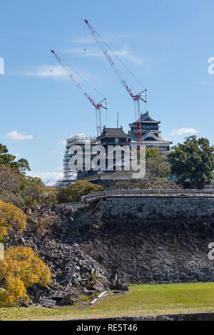 Kumamoto, Japan - 14. November 2018: Restaurierung und Rekonstruktion von Kumamoto Schloss nach dem Erdbeben in 2016 Stockfoto