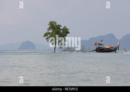 Tambon Nong Thale Strand, Wat Chang Krabi in Thailand Stockfoto