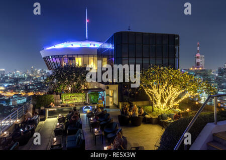 Stadtbild in Bangkok, Thailand, hoch über dem Fluss Chao Phraya Stockfoto