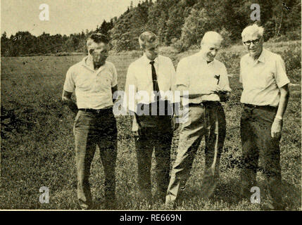 . Preiselbeeren;: die nationalen cranberry Magazin. Preiselbeeren. Natürliche Ressourcen FELD TAG Demonstrationen der "tree Monkey", eine neue automatische, Selbstfahrende, Beschneiden, empfohlene tlie Ausrüstung Demonstrationen an den natürlichen Ressourcen Feld Tag am Samstag, den 30. September. Der Tag war auf dem Grundstück von Herrn, &Amp; Mrs Kenneth Holz auf Orange Street, Bridgewater. Der "Baum Affen" wurde in der Schweiz belüftet und wird in Deutschland hergestellt. Es klettert einen Baum automatisch, sie sägen Äste als sie klettert. Wlien erreicht er eine vorher festgelegte Höhe, ein Stockfoto