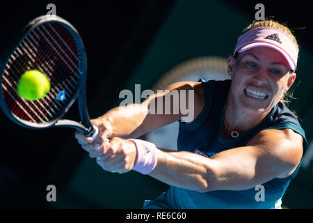 Melbourne, Australien. Jan, 2019 20. Angelique Kerber von Deutschland ist in der Tätigkeit während Frauen singles 4. Runde zwischen Angelique Kerber in Deutschland und Danielle Collins der Vereinigten Staaten auf 2019 Australian Open in Melbourne, Australien, Jan. 20, 2019. Credit: Bai Xue/Xinhua/Alamy leben Nachrichten Stockfoto