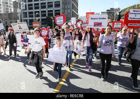 Los Angeles, Kalifornien, USA. 19. Januar, 2019. Die Teilnehmer besuchen März der 3. jährlichen Frauen in Los Angeles, Kalifornien am 19. Januar 2019. CreditL Sheri Determan/Alamy leben Nachrichten Stockfoto