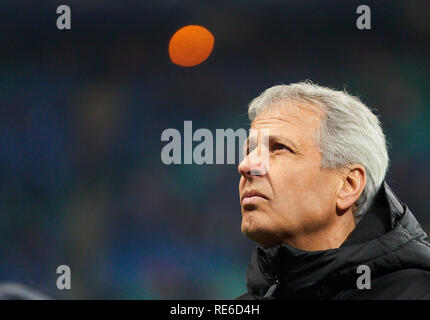 Leipzig, Deutschland. 19. Jan 2019. Lucien FAVRE, Koch-Trainer BVB in halber Größe, Porträt, RB LEIPZIG - BORUSSIA DORTMUND 0-1-DFL-Bestimmungen verbieten die Verwendung von Fotografien als BILDSEQUENZEN und/oder quasi-VIDEO - 1. Deutschen Fußball-Bundesliga, Leipzig, Deutschland, Januar 19, 2019 Saison 2018/2019, Spieltag 18, BVB, Red Bull, © Peter Schatz/Alamy leben Nachrichten Stockfoto