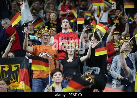 Köln, Deutschland. 19 Jan, 2019. firo: 19.01.2019, Handball: Wm Wm-Hauptrunde Deutschland - Island. FAns Deutschland | Verwendung der weltweiten Kredit: dpa/Alamy leben Nachrichten Stockfoto