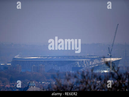 London, Großbritannien. 20 thJanuary2019, Tottenham, London, UK. Die neue Tottenham Hotspur Premier League Stadion, kurz vor der Fertigstellung nach vielen Gebäude Verzögerungen, gesehen vom Alexandra Palace skyline Credit: Aktion Plus Sport Bilder/Alamy leben Nachrichten Stockfoto