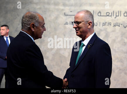 Beirut, Libanon. Jan, 2019 20. Dem palästinensischen Ministerpräsidenten Rami Hamdallah nimmt an der Eröffnung der Arabische Wirtschaftliche und Soziale Entwicklung Gipfel in Beirut, Libanon, 20. Januar 2019. Der Libanon ist das Hosting der regionalen wirtschaftlichen Gipfel am 1. und 20. Januar Credit: Prime Minister Office/APA-Images/ZUMA Draht/Alamy leben Nachrichten Stockfoto