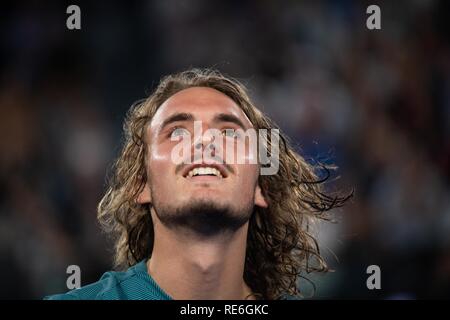 Melbourne, Australien. Jan, 2019 20. Stefanos Tsitsipas Griechenlands reagiert, nachdem die Herren Einzel 4. Runde gegen Roger Federer aus der Schweiz am Australian Open in Melbourne, Australien, Jan. 20, 2019. Credit: Bai Xue/Xinhua/Alamy leben Nachrichten Stockfoto