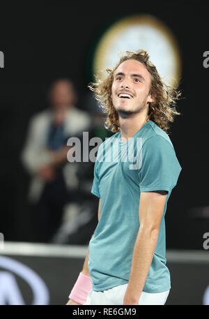 Melbourne, Australien. Jan, 2019 20. Stefanos Tsitsipas Griechenlands reagiert, nachdem die Herren Einzel 4. Runde gegen Roger Federer aus der Schweiz am Australian Open in Melbourne, Australien, Jan. 20, 2019. Credit: Bai Xuefei/Xinhua/Alamy leben Nachrichten Stockfoto