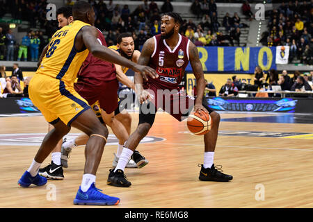 Turin, Italien. Jan, 2019 20. Julyan Stein (Reyer Umana Venezia) während der lega BASKET SERIE A 2018/19 basketball Match zwischen FIAT AUXILIUM vs REYER UMANA VENEZIA TORINO PalaVela am 20 Januar, 2019 in Turin, Italien. Quelle: FABIO UDINE/Alamy leben Nachrichten Stockfoto