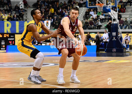 Turin, Italien. Jan, 2019 20. Michael Bramos (Reyer Umana Venezia) während der lega BASKET SERIE A 2018/19 basketball Match zwischen FIAT AUXILIUM vs REYER UMANA VENEZIA TORINO PalaVela am 20 Januar, 2019 in Turin, Italien. Quelle: FABIO UDINE/Alamy leben Nachrichten Stockfoto