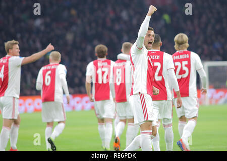 Amsterdam, Niederlande. 20. Januar 2019. Ajax-mittelfeldspieler Dusan Tadic feiert die Partitur während des Spiels gegen Heerenveen für ein Match in der niederländischen Ersten Liga. Amsterdam, Niederlande, 20. Januar 2019. Credit: Federico Guerra Maranesi/Alamy leben Nachrichten Stockfoto