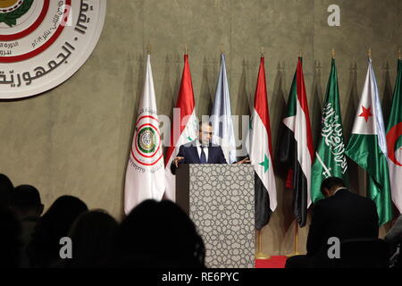 Beirut, Libanon. Jan, 2019 20. (190120) - Beirut, Jan. 20, 2019 (Xinhua) - Libanesische hausmeister Außenminister Tueni Bassil spricht bei einer Pressekonferenz nach der Arabischen Wirtschaftliche und Soziale Entwicklung Gipfel, in Beirut, Libanon, Jan. 20, 2019. Arabische Führer und Beamten am Sonntag forderte die internationale Gemeinschaft Nationen hosting syrische Flüchtlinge zu unterstützen und Maßnahmen ergreifen, um die Auswirkungen der Flüchtlingskrise zu minimieren. Der Anruf wurde in die Beiruter Erklärung ausgestellt wie die wirtschaftliche und soziale Entwicklung der arabischen Gipfel in der libanesischen Hauptstadt abgeschlossen. (Xinhua/Li Liangyong) Quelle: Xinhua/Ala Stockfoto