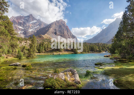 Alaudin See im Fann Mountains, in Tadschikistan im August 2018 genommen, hdr genommen Stockfoto