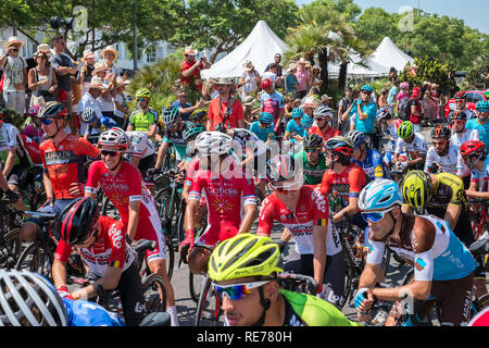 Marbella, Spanien - August 26., 2018. Vor dem Start der zweiten Runde der La Vuelta 2018 in der Stadt von Marbella, Costa del Sol, Spanien. Stockfoto