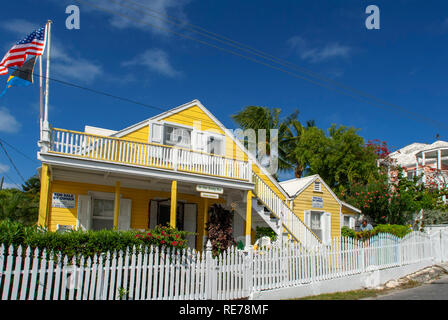 Typische Häuser in Dunmore Town, Harbour Island, Eleuthera. Bahamas Stockfoto