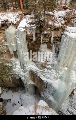 Eis in Maligne Canyon, Jasper, Alberta Stockfoto