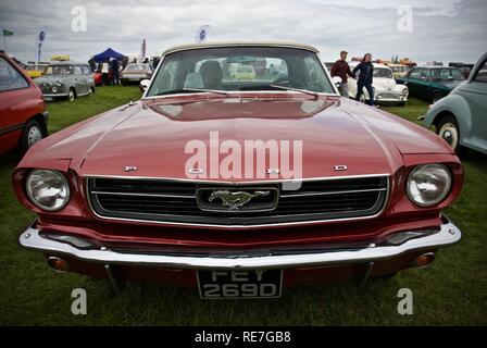 Vorderansicht eines Ford Mustang an der Oldtimer Rallye, Anglesey Anglesey, North Wales, UK, Mai 2015 Stockfoto