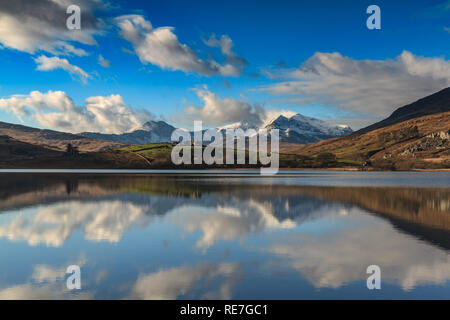 Snowdon über von Llyn Mymbyr, Wales Stockfoto