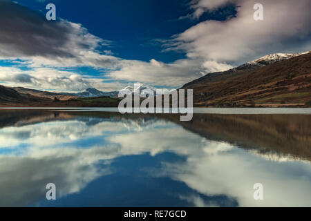 Snowdon über von Llyn Mymbyr, Wales Stockfoto