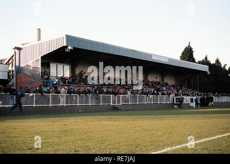 Die haupttribüne an der Metropolitan Police FC Football Ground, Imber, East Molesey, Surrey, dargestellt am 25. Februar 1995 Stockfoto