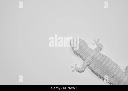 In der Nähe von weißen Modell Eidechse Ausstellung am Prototyping in Tokio Ausstellung in Japan Haus, Kensington High Street, London, UK Stockfoto