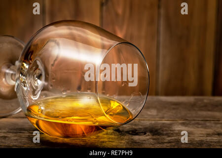 Brandy oder Cognac im Glas Stockfoto