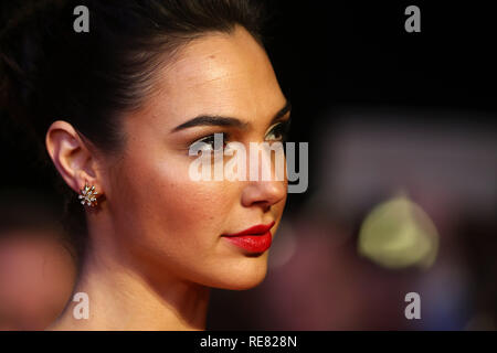 Gal Gadot bei einer Filmpremiere in London am 22. März 2016. Stockfoto