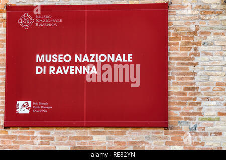 RAVENNA, ITALIEN - Januar 15, 2019: Licht erleuchtet ist Repräsentant der Nationalen Museum Stockfoto